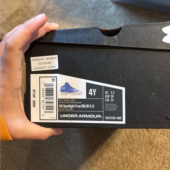 Under armour football cleats - Picture 2 of 2